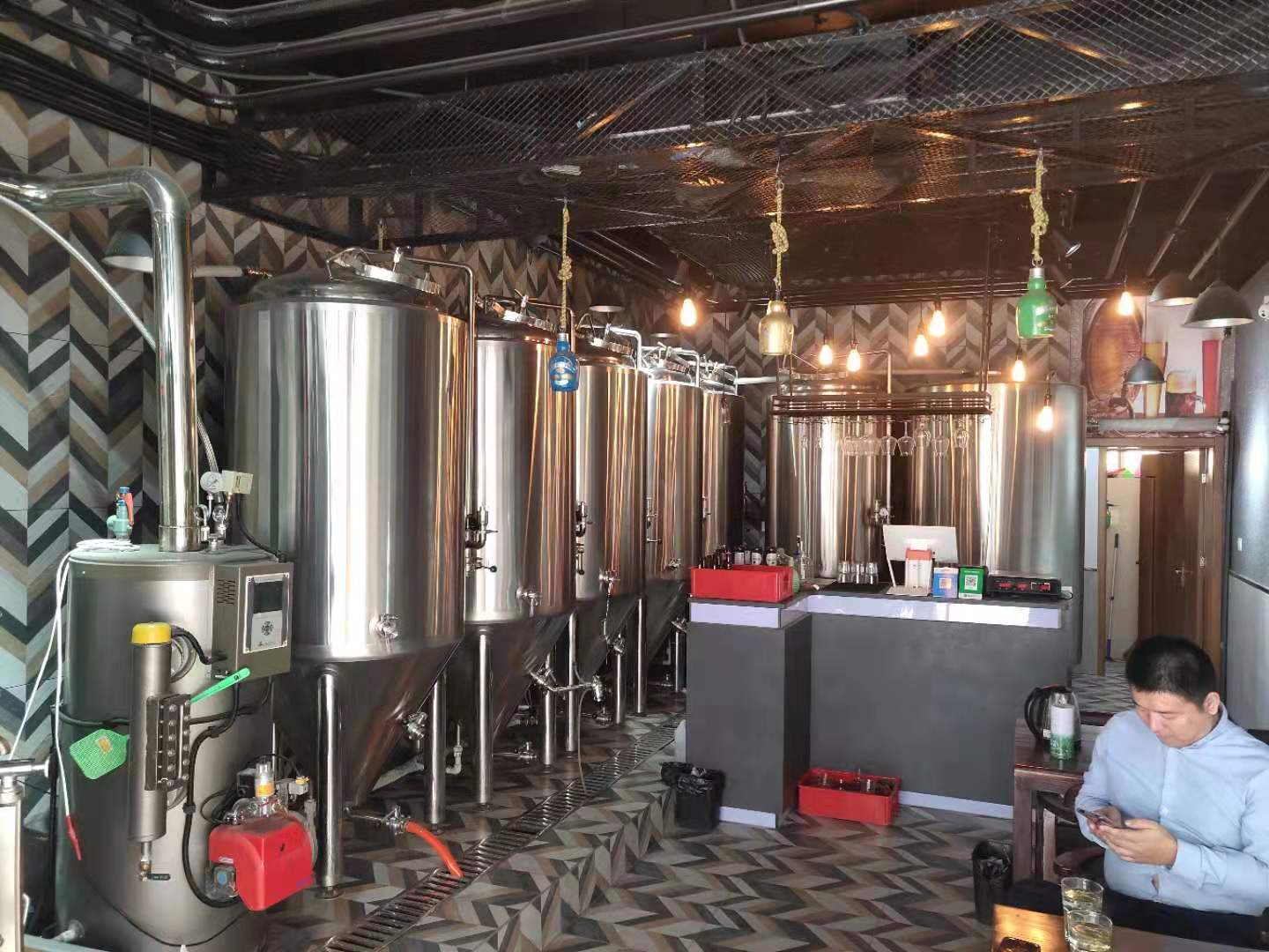 當(dāng)今市場精釀啤酒屋經(jīng)營的注意事項(xiàng)